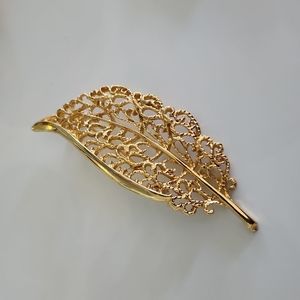 Wooven gold leaf brooch (f14)